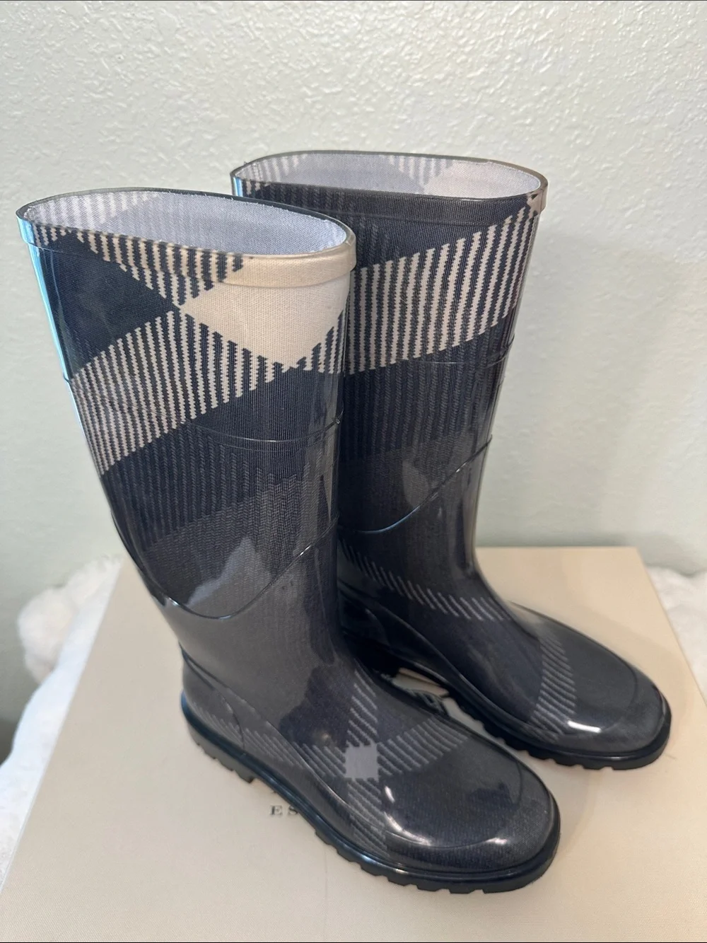 Burberry Big Scale Check Rainboot | Like New